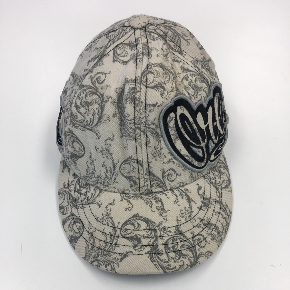 Oregon Ducks hat.